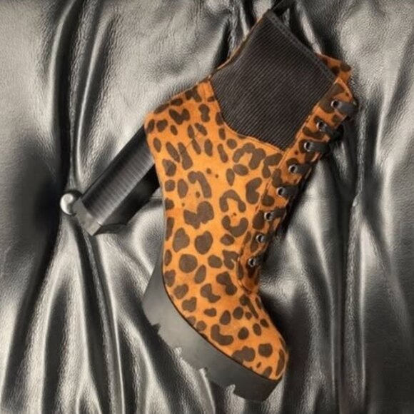 Vivo Rosa Leopard Print Ankle Boots - Size 36 - Picture 1 of 4